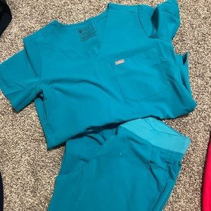 Figs Jogger set, one pocket top. Size medium top and bottom worn once.